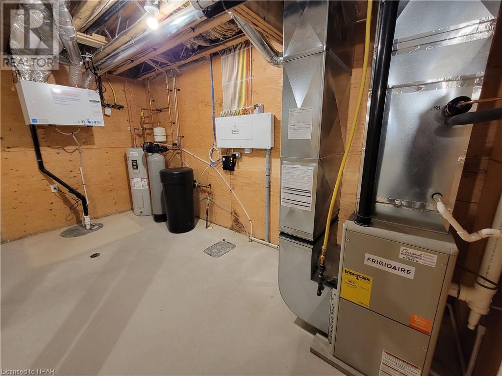 21 Upper Thames Lane Unit# 25, Mitchell, Ontario  N0K 1N0 - Photo 28 - 40560633