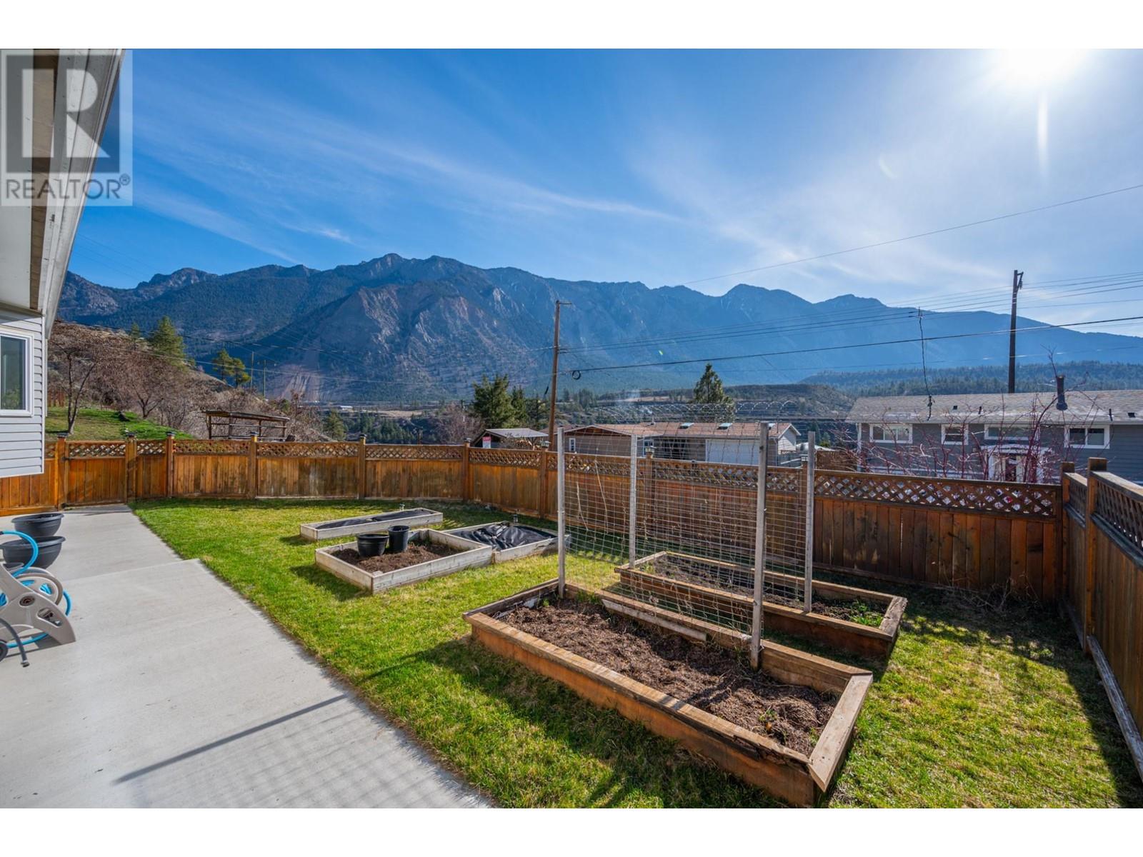 565 Summers Street, Lillooet, British Columbia   - Photo 36 - 177509