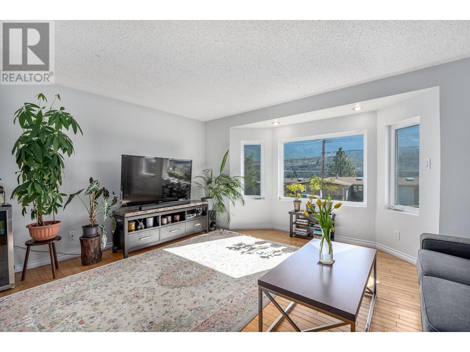 565 Summers Street, Lillooet, British Columbia   - Photo 4 - 177509
