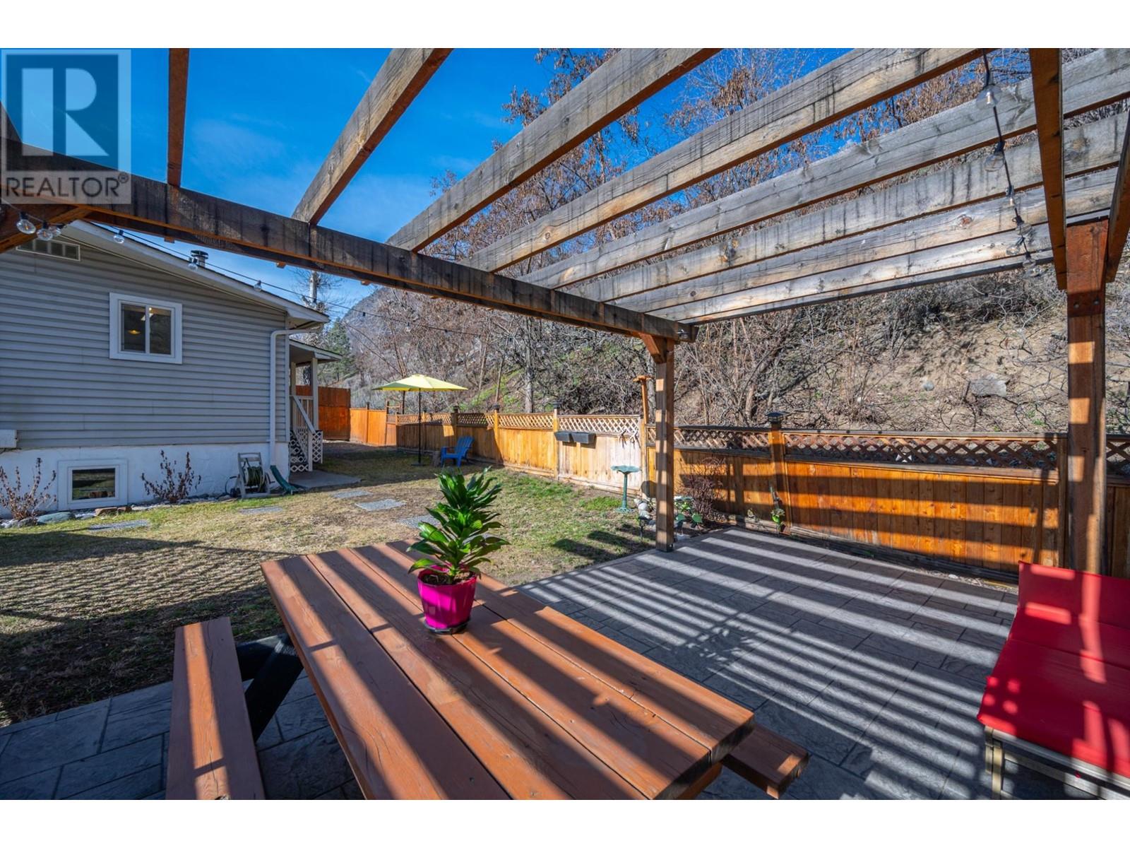 565 Summers Street, Lillooet, British Columbia   - Photo 40 - 177509