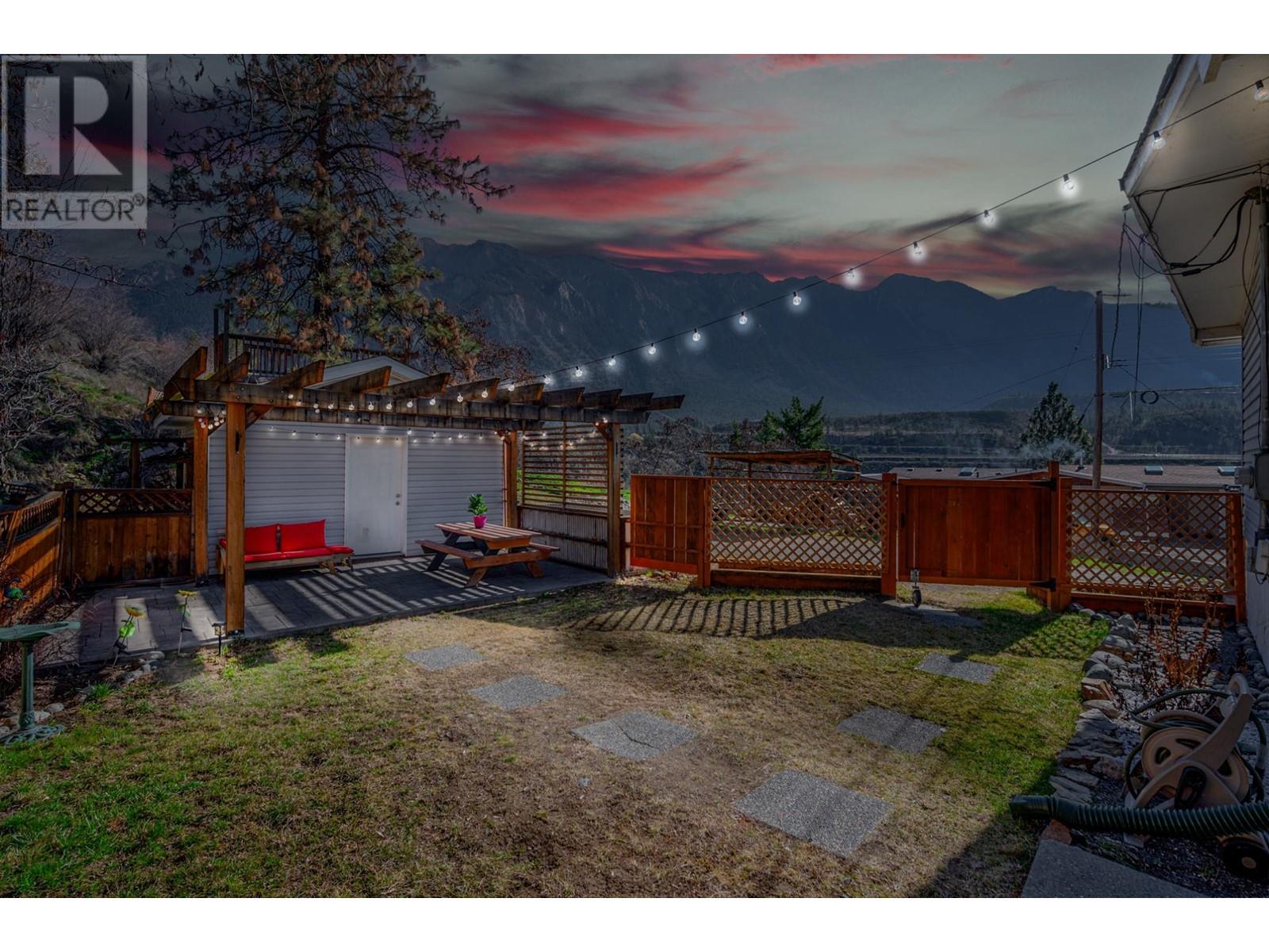 565 Summers Street, Lillooet, British Columbia   - Photo 44 - 177509