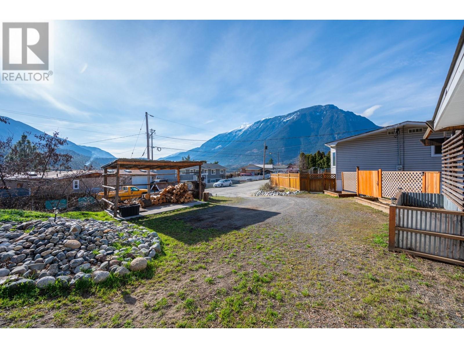 565 Summers Street, Lillooet, British Columbia   - Photo 47 - 177509