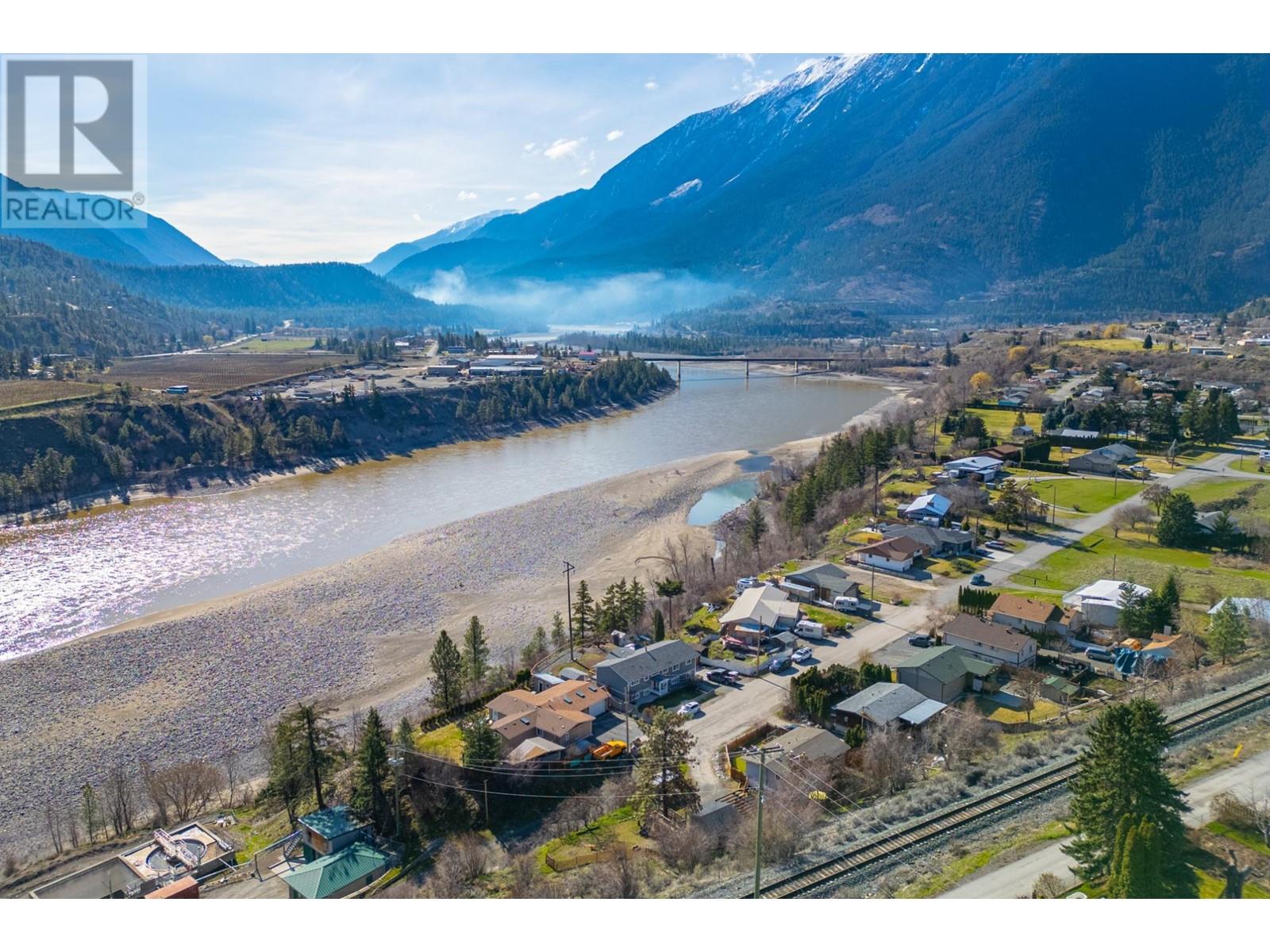 565 Summers Street, Lillooet, British Columbia   - Photo 58 - 177509