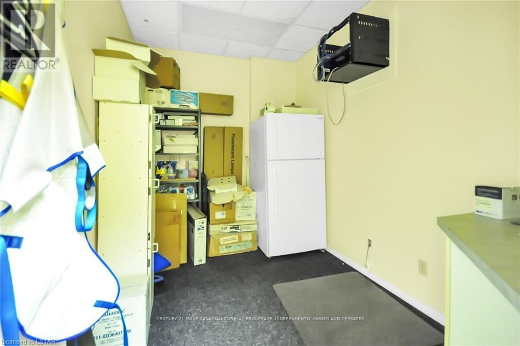 #2 -120 Vidal St N, Sarnia, Ontario  N7T 5X5 - Photo 8 - X8190030