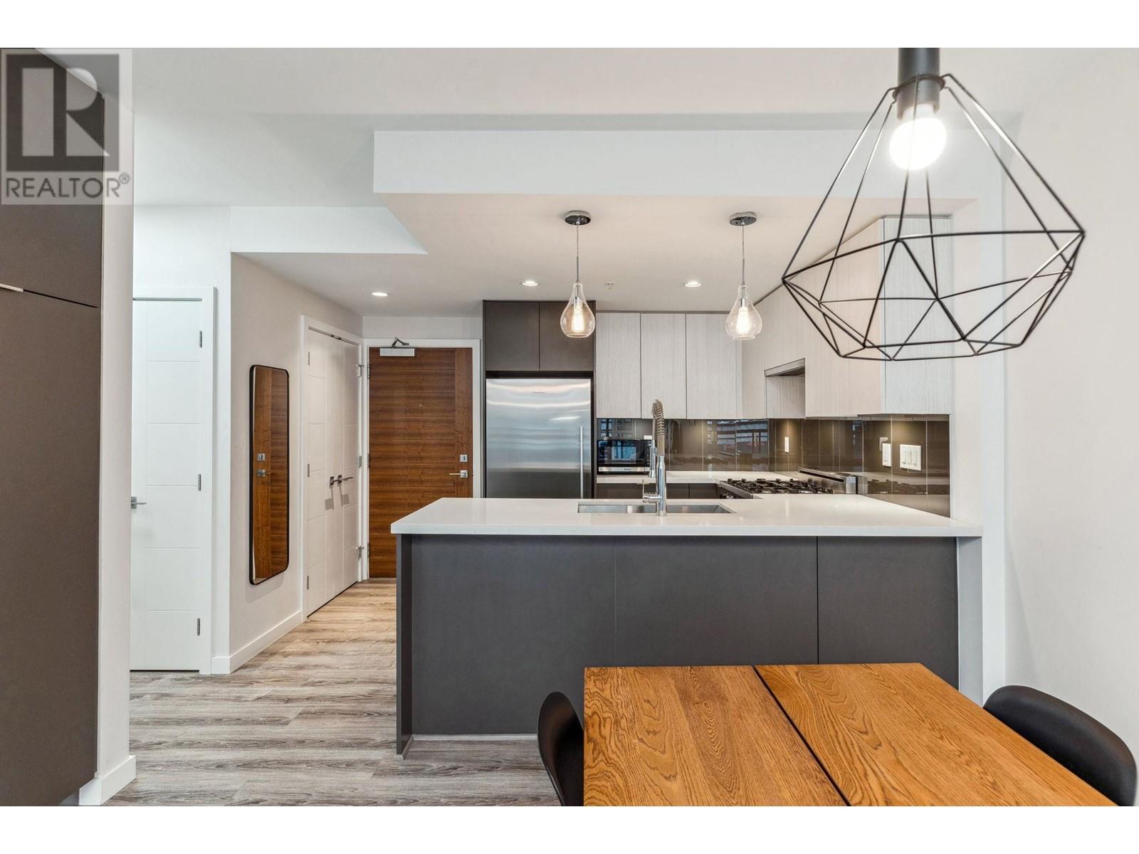 212 711 Breslay Street, Coquitlam, British Columbia  V3J 0G7 - Photo 1 - R2864531