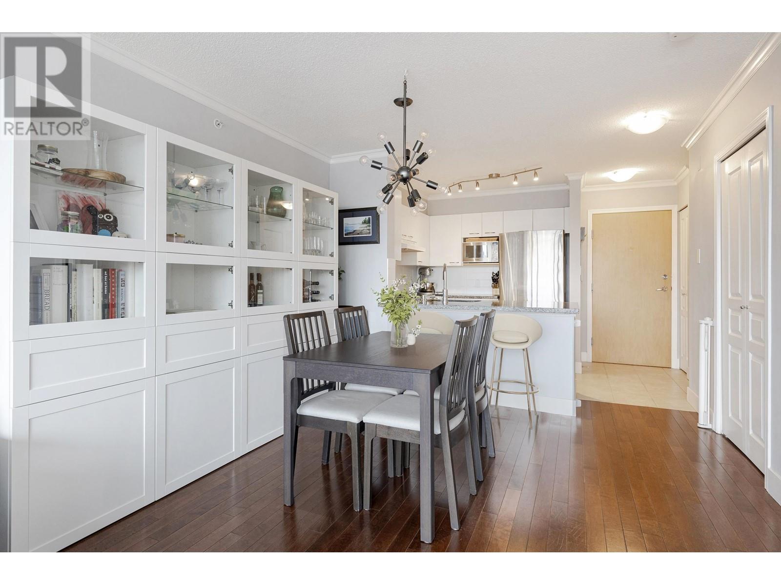 807 1575 W 10th Avenue, Vancouver, British Columbia  V6J 5L1 - Photo 11 - R2864561