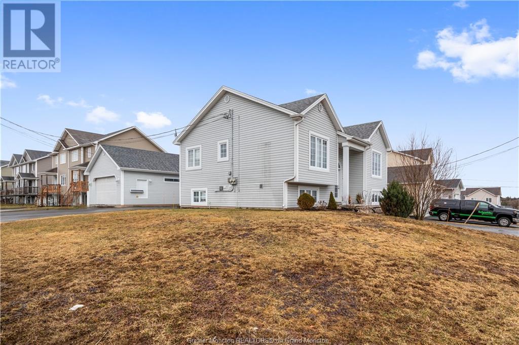 45 Lady Russell St, Moncton, New Brunswick  E1E 0E7 - Photo 3 - M158027