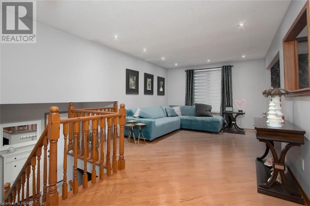 338 Greenwood Drive, Stratford, Ontario  N5A 7R3 - Photo 4 - 40565108