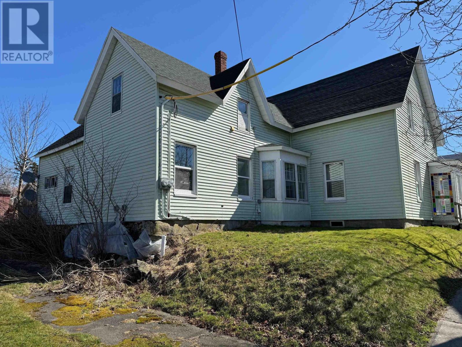 24 Chester Street, Yarmouth, Nova Scotia  B5A 2X6 - Photo 3 - 202405799