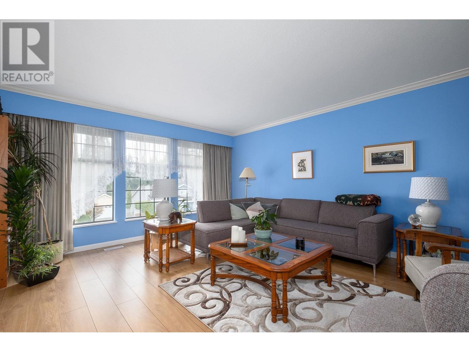2421 Oranda Avenue, Coquitlam, British Columbia  V3K 3A5 - Photo 3 - R2864598