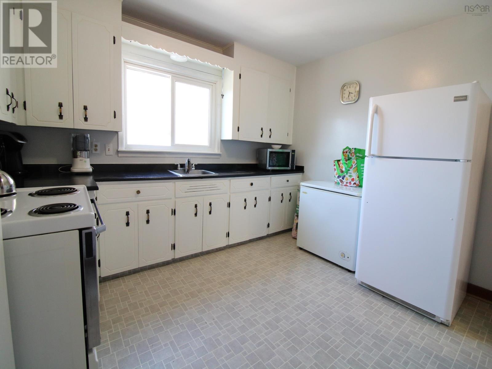 7 & 7a Mountain Avenue, Dartmouth, Nova Scotia  B2X 1E9 - Photo 3 - 202405790