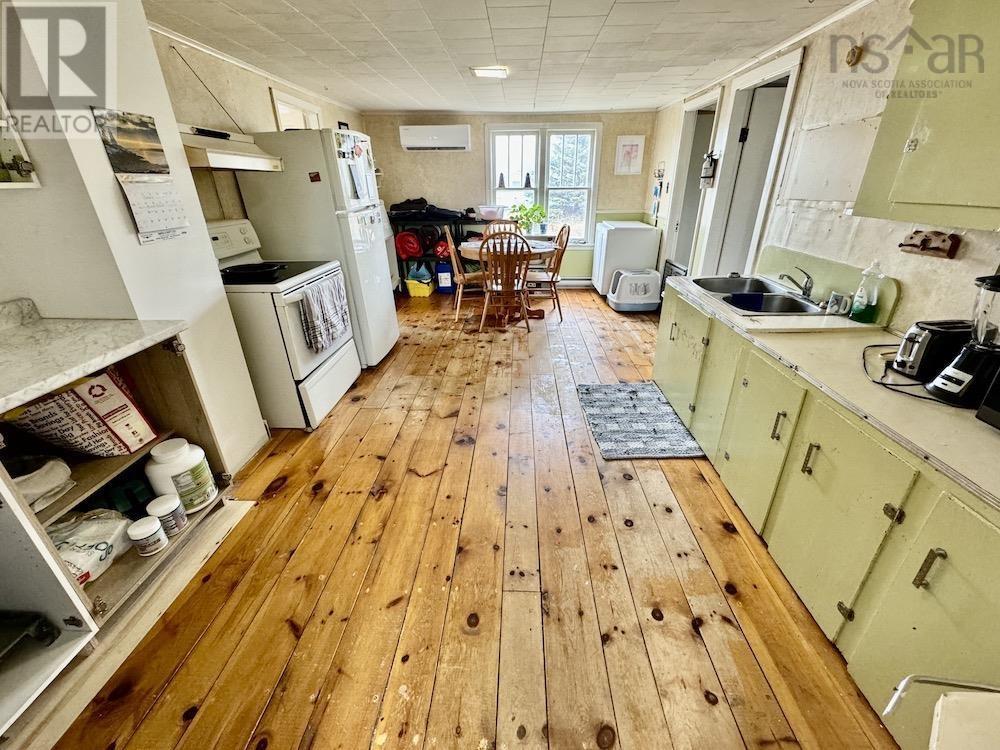 57 Hawk Point Road, Lower Clarks Harbour, Nova Scotia  B0W 1P0 - Photo 4 - 202405825