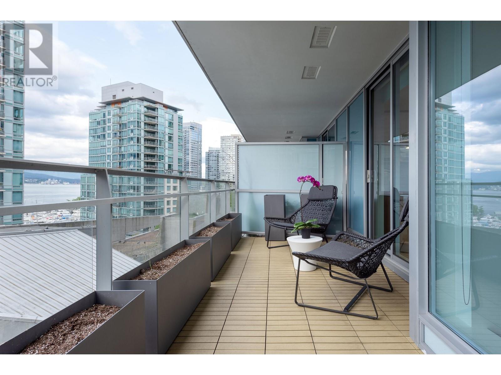 Listing Picture 4 of 25 : 801 1499 W PENDER STREET, Vancouver / 溫哥華 - 魯藝地產 Yvonne Lu Group - MLS Medallion Club Member