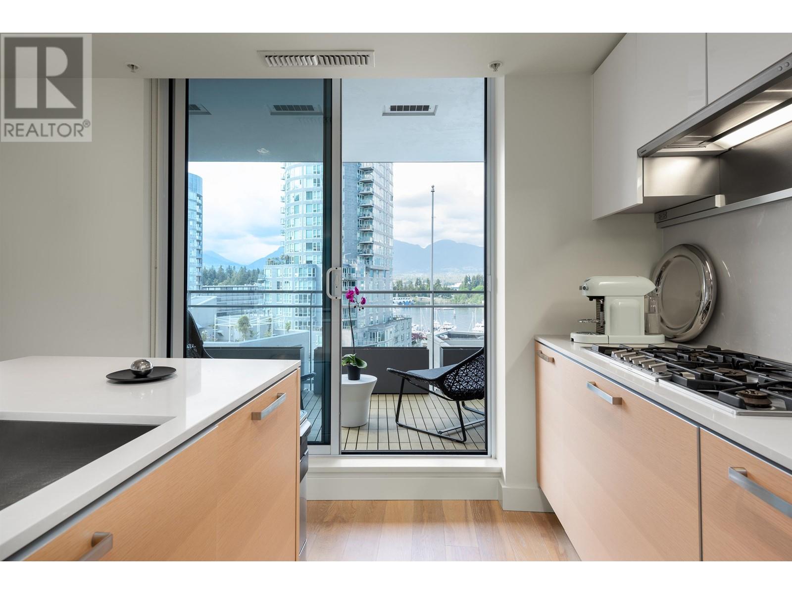 Listing Picture 11 of 25 : 801 1499 W PENDER STREET, Vancouver / 溫哥華 - 魯藝地產 Yvonne Lu Group - MLS Medallion Club Member