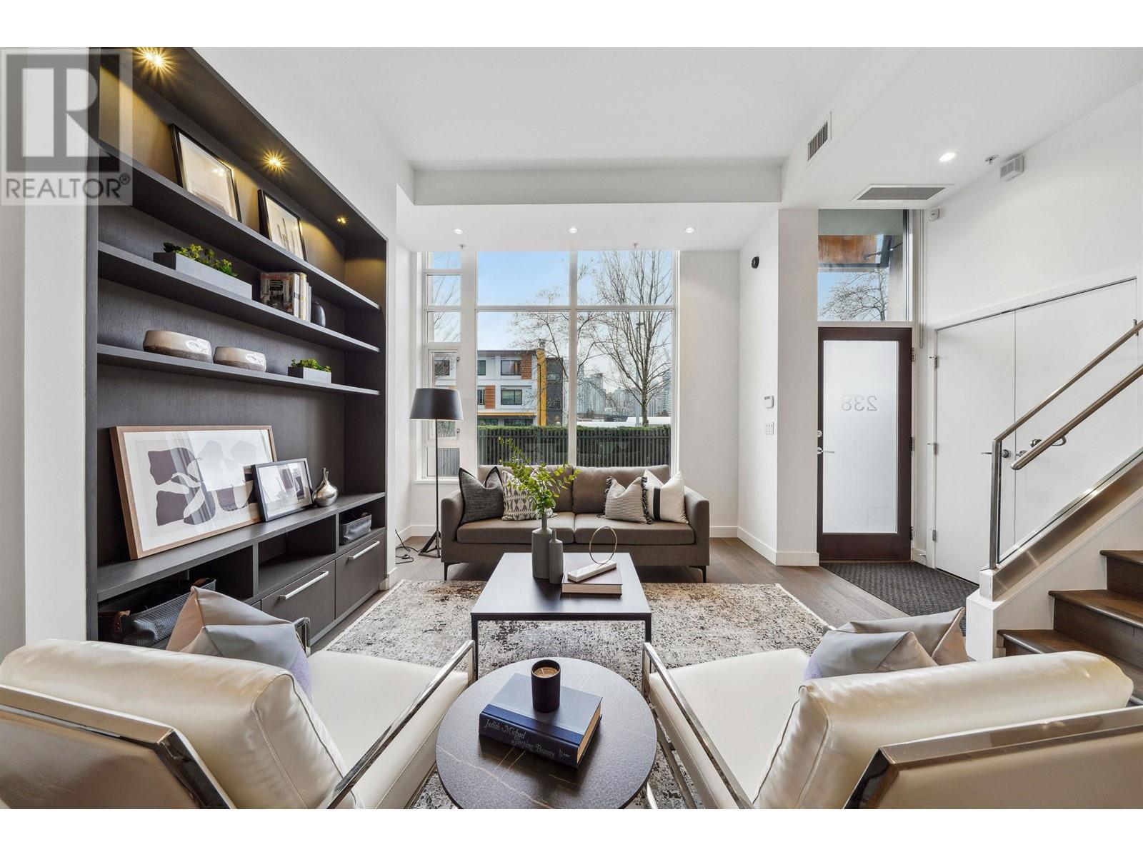 238 W 1st Avenue, Vancouver, British Columbia  V5Y 3T2 - Photo 3 - R2864773