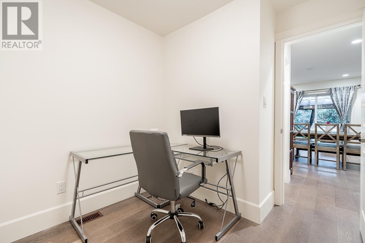 353 E 12th Street, North Vancouver, British Columbia  V7L 2K1 - Photo 13 - R2864786