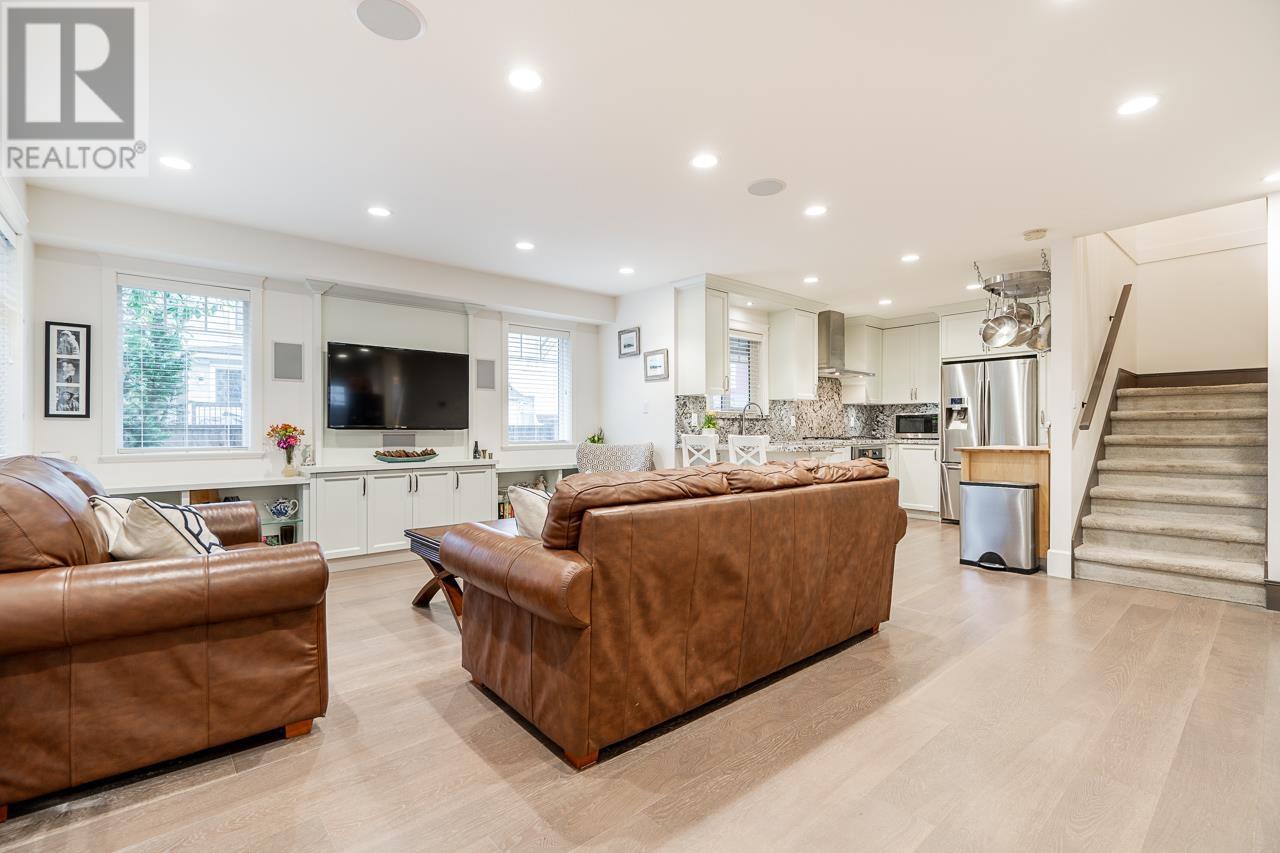 353 E 12th Street, North Vancouver, British Columbia  V7L 2K1 - Photo 6 - R2864786