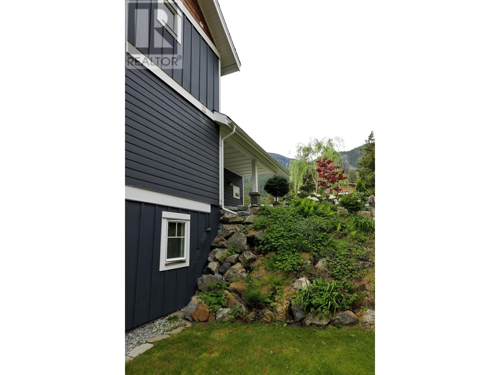 7458 Dogwood Street, Pemberton, British Columbia  V0N 2L0 - Photo 38 - R2864658