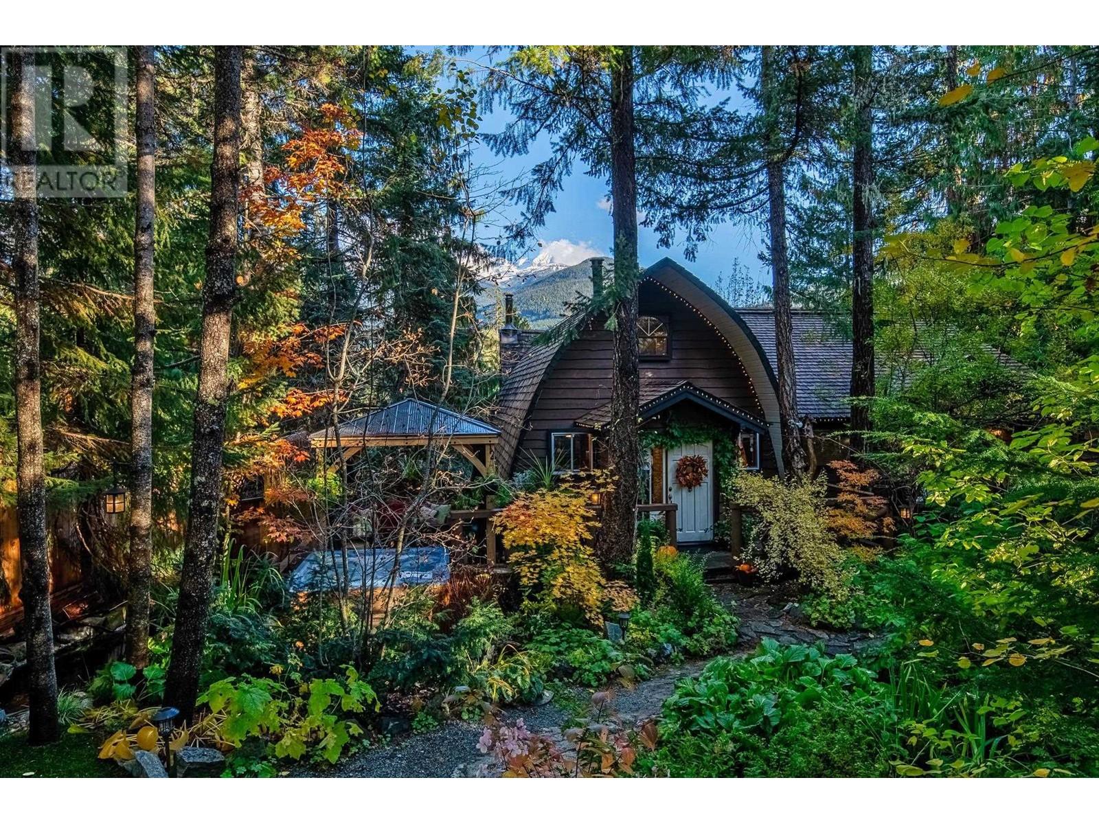 9480 Emerald Drive, Whistler, British Columbia  V8E 0G5 - Photo 1 - R2864667
