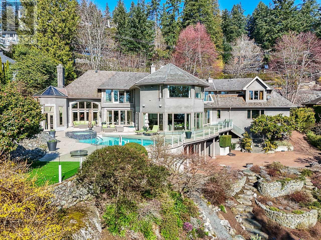 4660 S Piccadilly, West Vancouver, British Columbia  V7V 3E8 - Photo 1 - R2864668