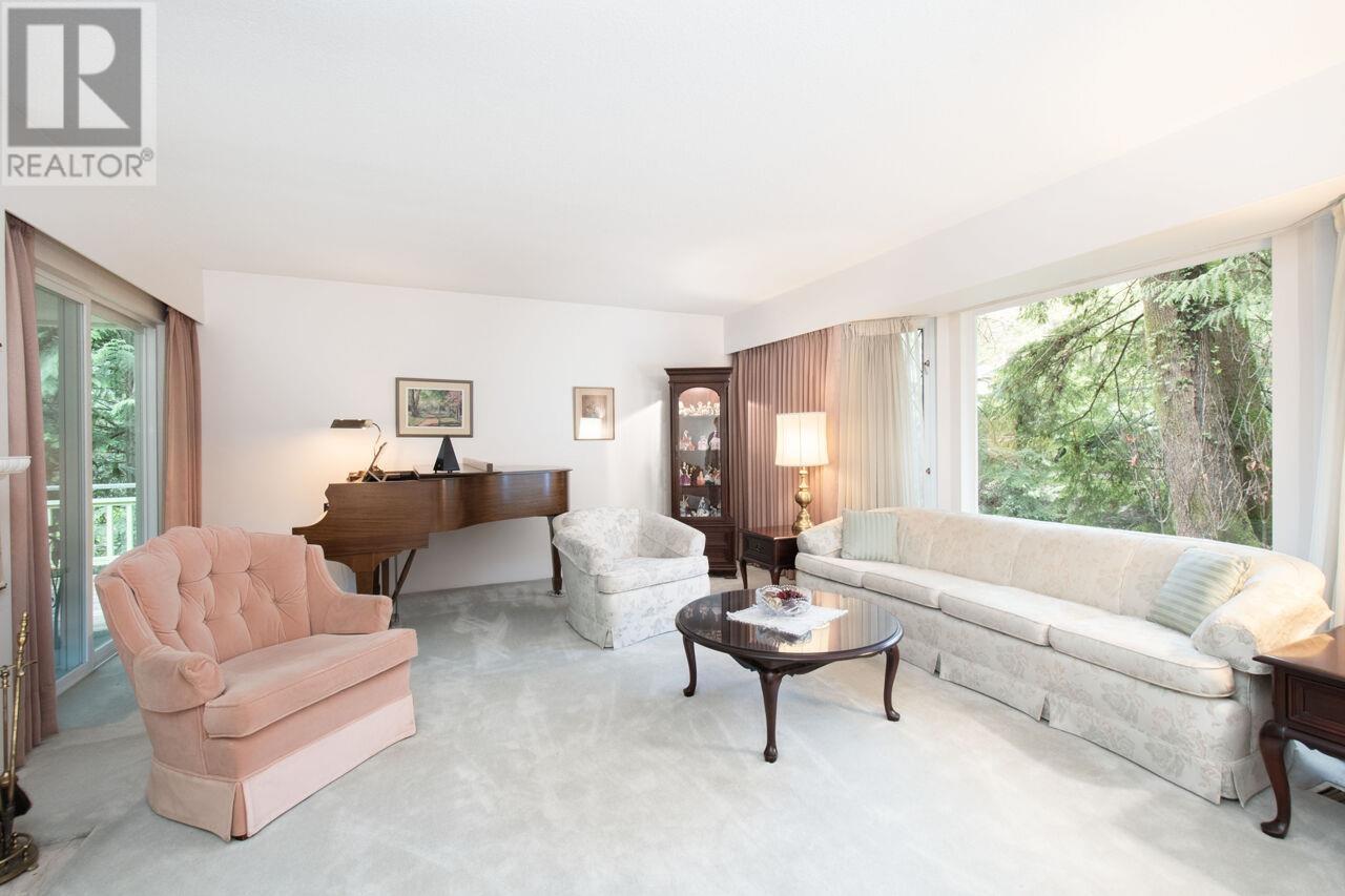 3940 Westridge Avenue, West Vancouver, British Columbia  V7V 3H7 - Photo 2 - R2864729