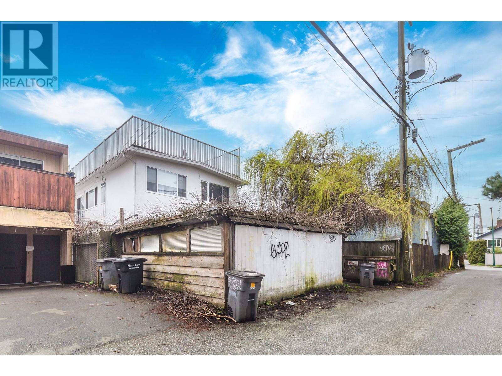 Listing Picture 4 of 4 : 3173 WEST BROADWAY, Vancouver / 溫哥華 - 魯藝地產 Yvonne Lu Group - MLS Medallion Club Member