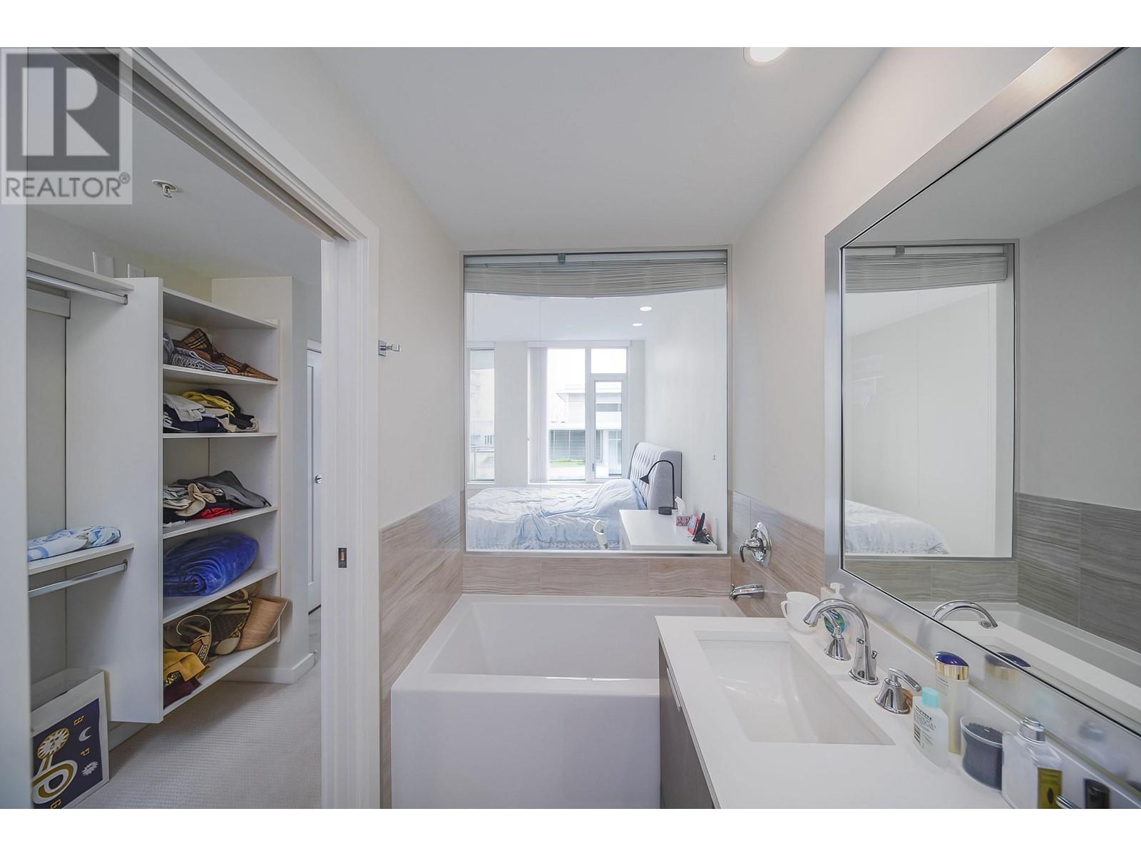 716 8688 Hazelbridge Way, Richmond, British Columbia  V6X 0R6 - Photo 9 - R2864841