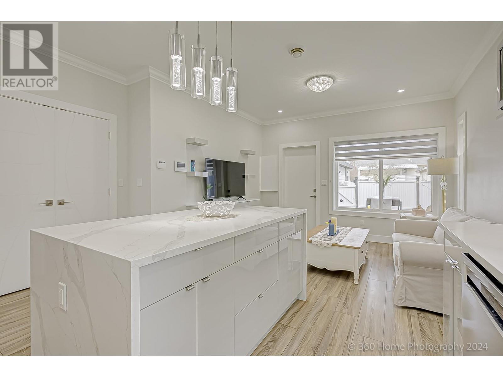 6425 Balmoral Street, Burnaby, British Columbia  V5E 2P1 - Photo 10 - R2864749