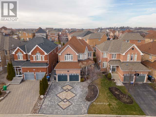 3277 Paul Henderson Dr, Mississauga, Ontario  L5M 0H5 - Photo 2 - W8191682