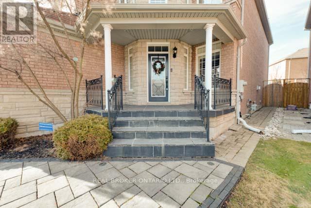 3277 Paul Henderson Dr, Mississauga, Ontario  L5M 0H5 - Photo 3 - W8191682