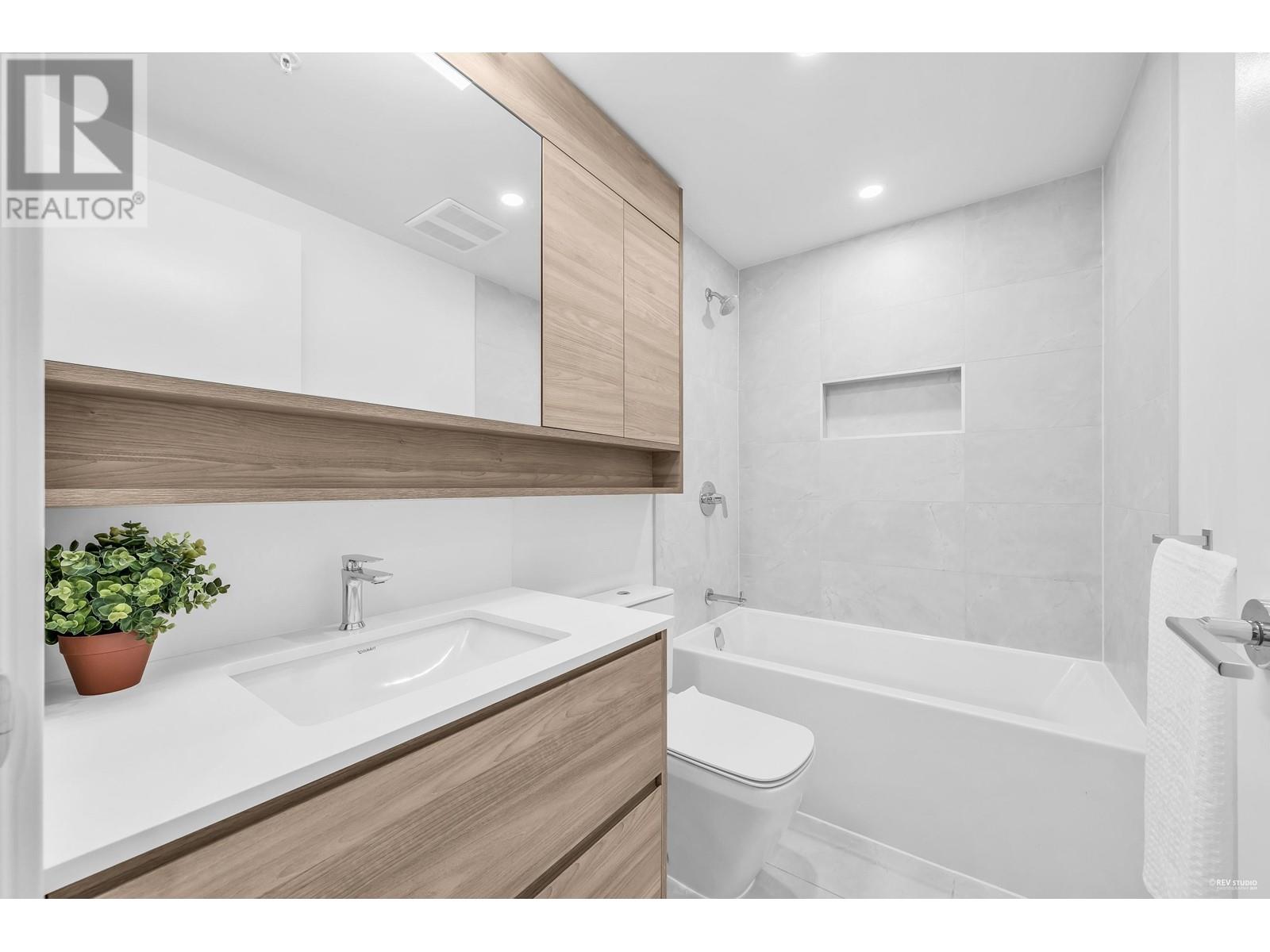 1608 585 Austin Avenue, Coquitlam, British Columbia  V3K 0G6 - Photo 17 - R2864890