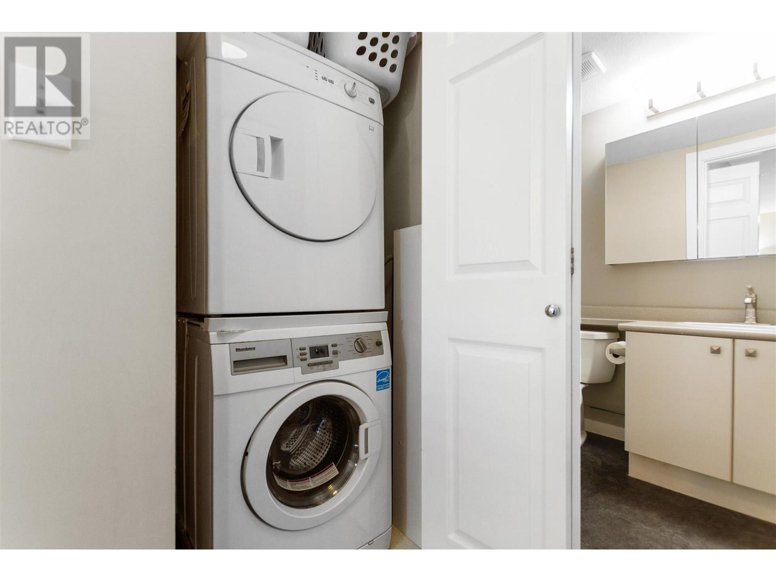 310 5667 Smith Avenue, Burnaby, British Columbia  V5H 2K7 - Photo 12 - R2865013