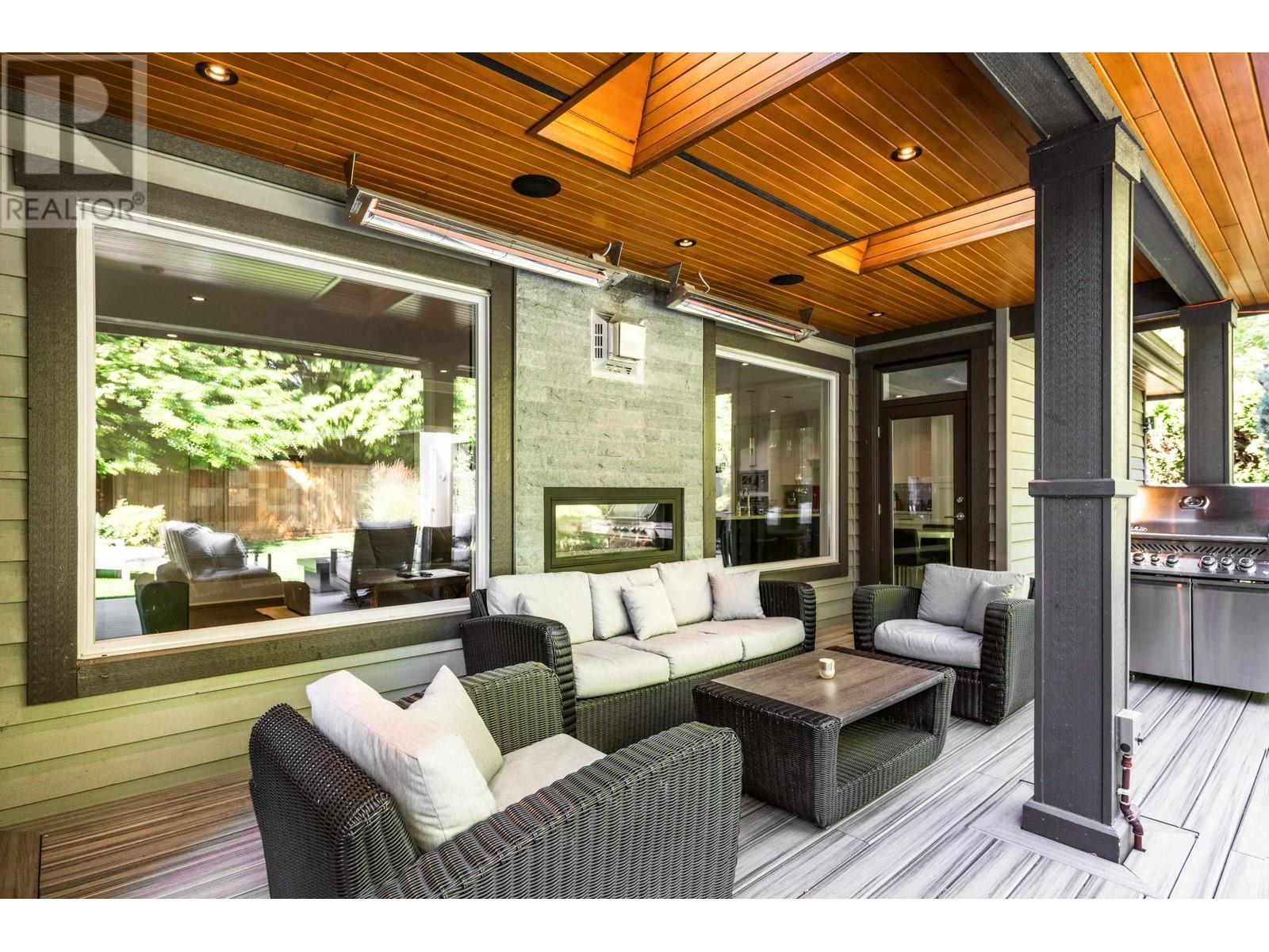 1138 Ridgewood Drive, North Vancouver, British Columbia  V7R 1J3 - Photo 5 - R2864953