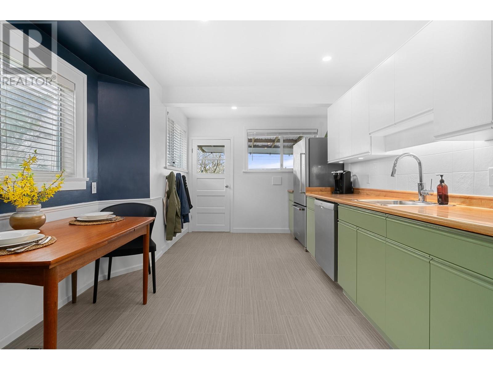 839 E 6th Street, North Vancouver, British Columbia  V7L 1R8 - Photo 11 - R2864961