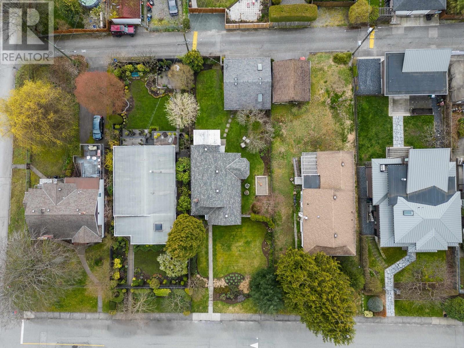 839 E 6th Street, North Vancouver, British Columbia  V7L 1R8 - Photo 37 - R2864961