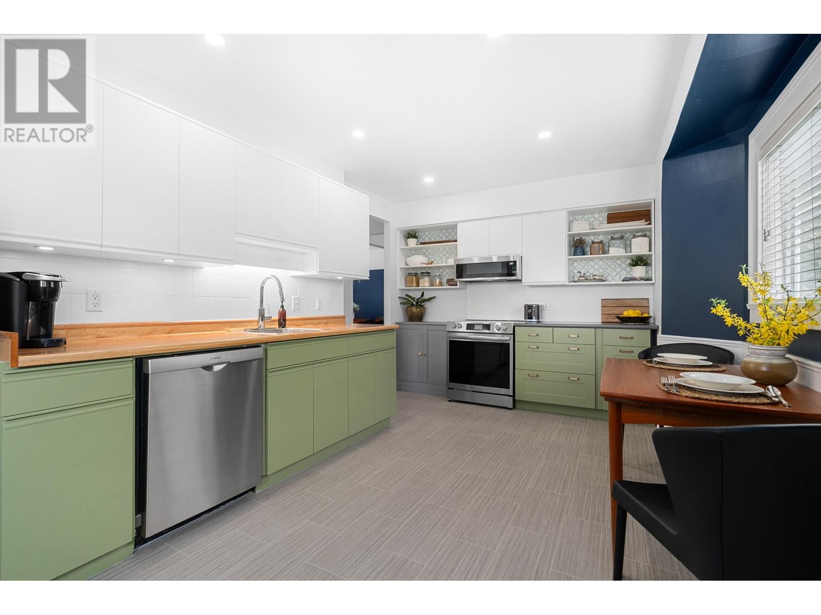 839 E 6th Street, North Vancouver, British Columbia  V7L 1R8 - Photo 9 - R2864961