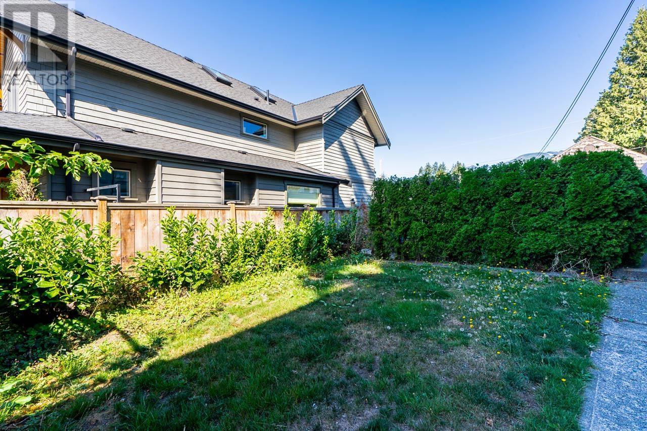 352 W 15th Street, North Vancouver, British Columbia  V7M 1S5 - Photo 13 - R2864963