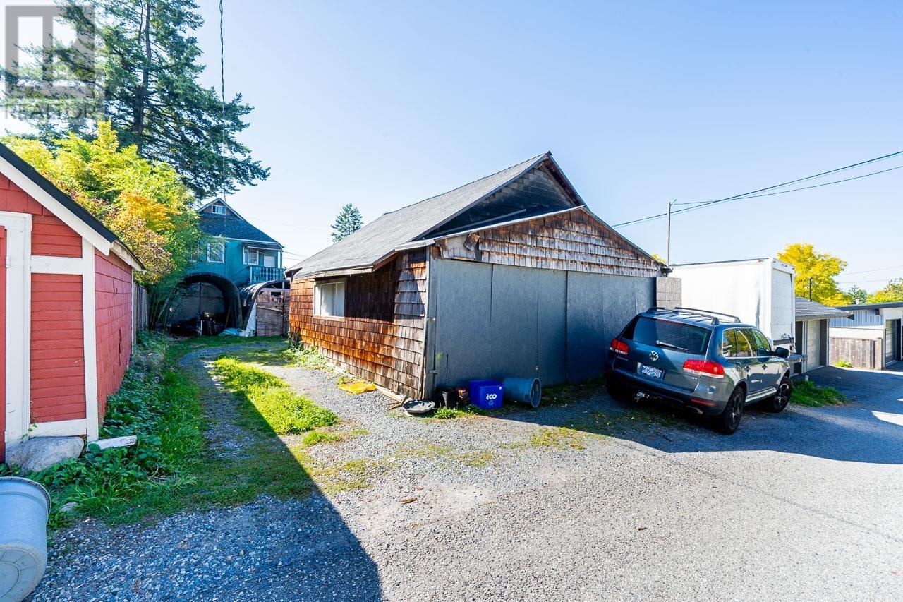 352 W 15th Street, North Vancouver, British Columbia  V7M 1S5 - Photo 19 - R2864963
