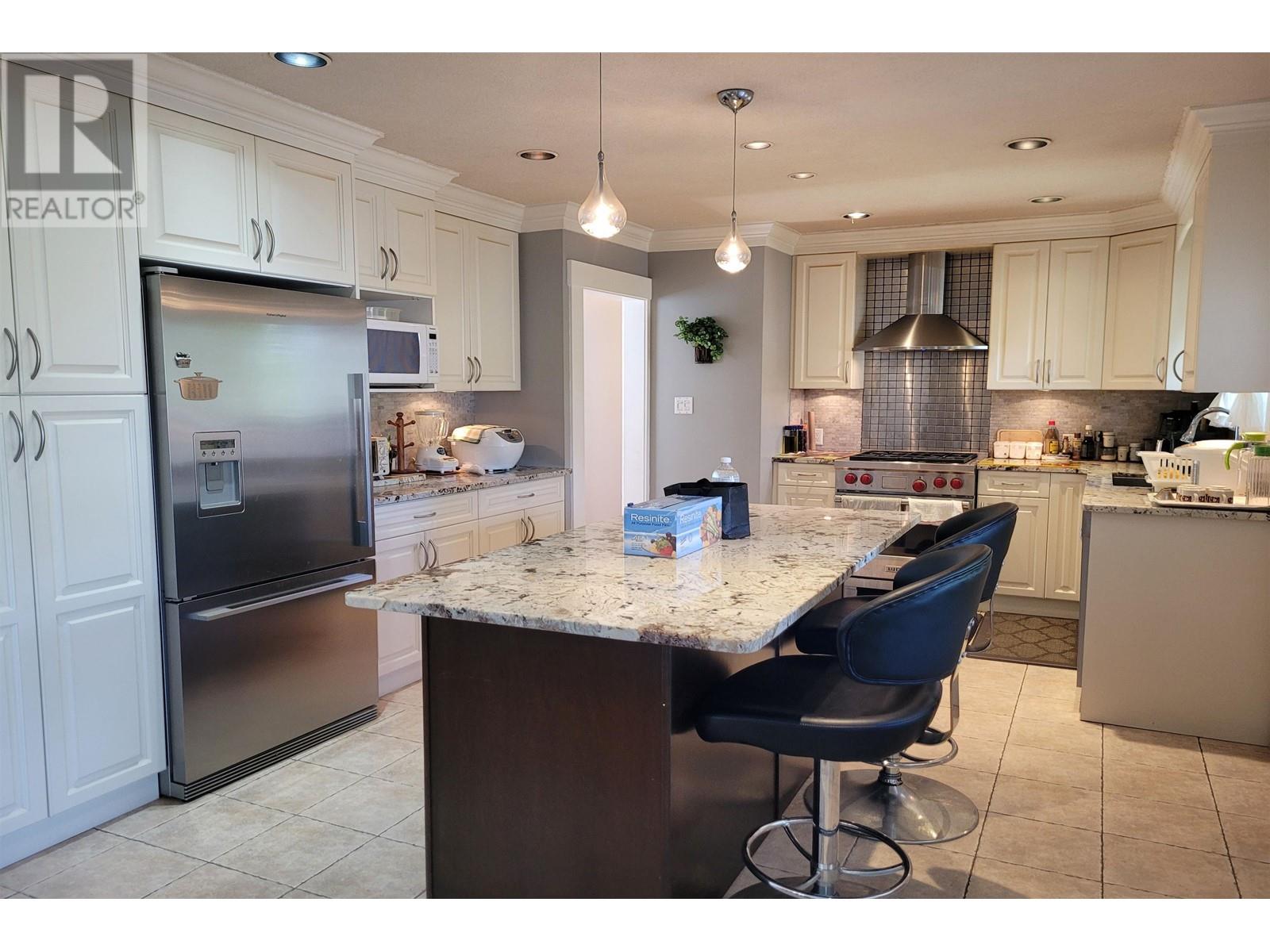 7921 Burnfield Crescent, Burnaby, British Columbia  V5E 2B8 - Photo 5 - R2864932