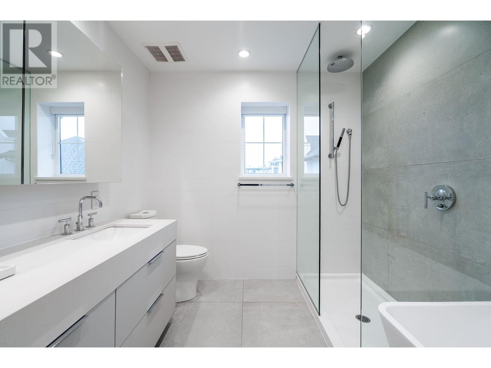 111 2070 Curling Road, North Vancouver, British Columbia  V7P 0C9 - Photo 17 - R2864631