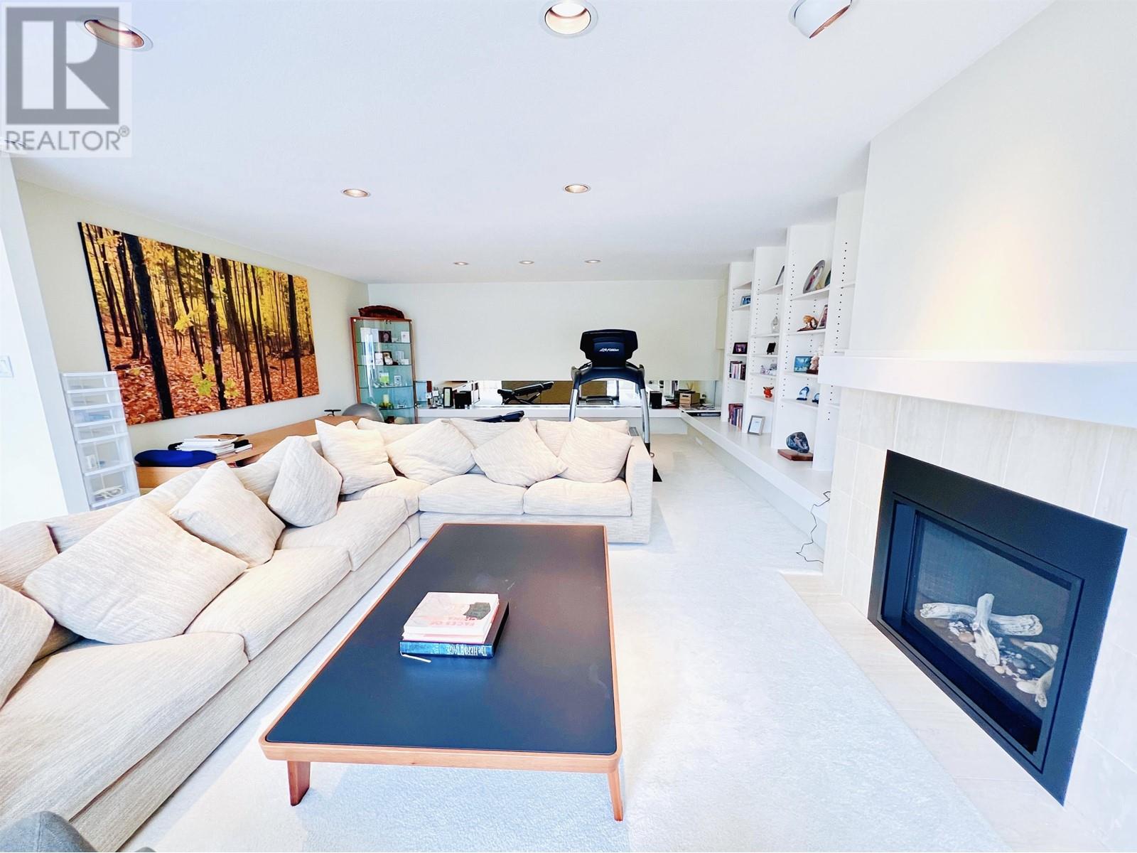 6177 Nelson Avenue, West Vancouver, British Columbia  V7W 2A1 - Photo 2 - R2864736