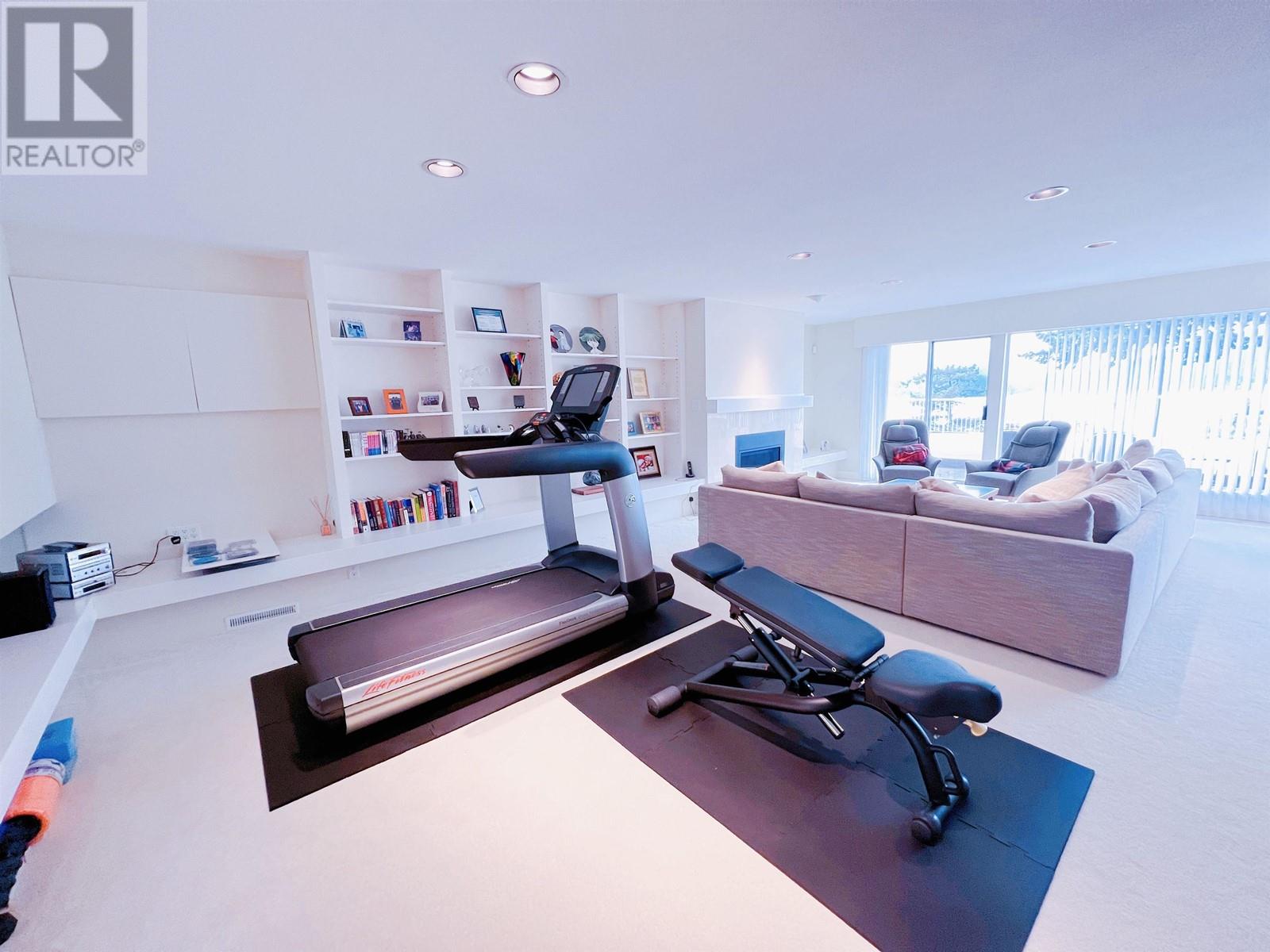 6177 Nelson Avenue, West Vancouver, British Columbia  V7W 2A1 - Photo 3 - R2864736