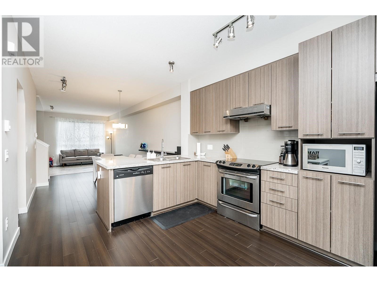 78 1305 Soball Street, Coquitlam, British Columbia  V3E 0E8 - Photo 3 - R2865128