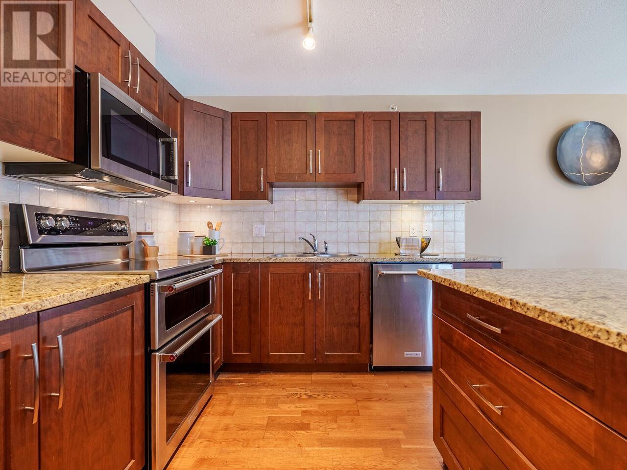 301 720 Hamilton Street, New Westminster, British Columbia  V3M 7A6 - Photo 5 - R2865266