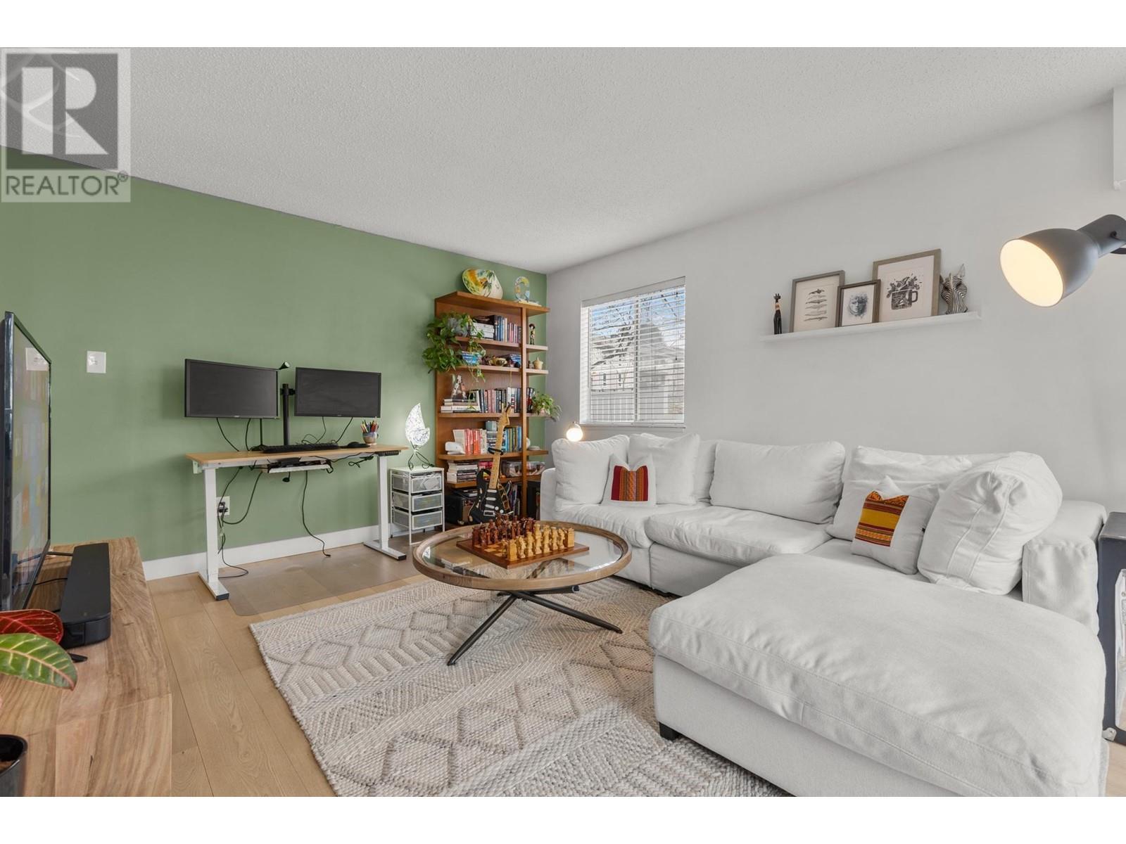 201 250 W 1st Street, North Vancouver, British Columbia  V7M 1B4 - Photo 10 - R2865270