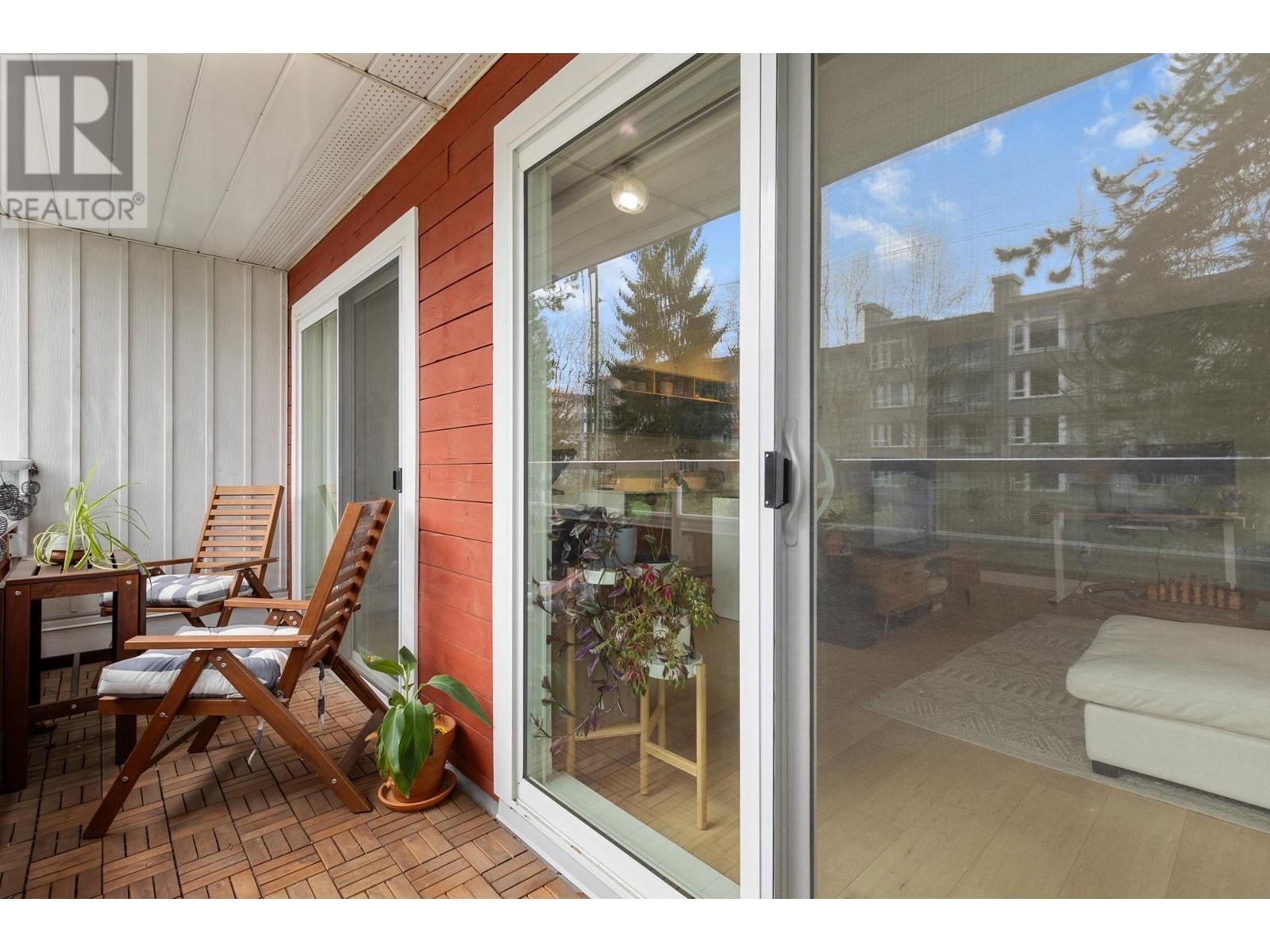 201 250 W 1st Street, North Vancouver, British Columbia  V7M 1B4 - Photo 4 - R2865270
