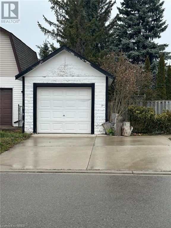 9 Grantham Avenue, St. Catharines, Ontario  L2P 3B3 - Photo 7 - 40565374