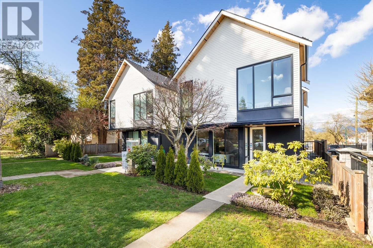 2561 E 40th Avenue, Vancouver, British Columbia  V5R 2V8 - Photo 1 - R2865292