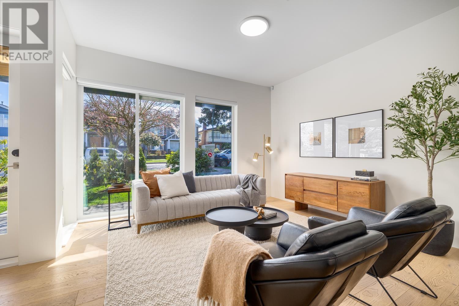 2561 E 40th Avenue, Vancouver, British Columbia  V5R 2V8 - Photo 4 - R2865292