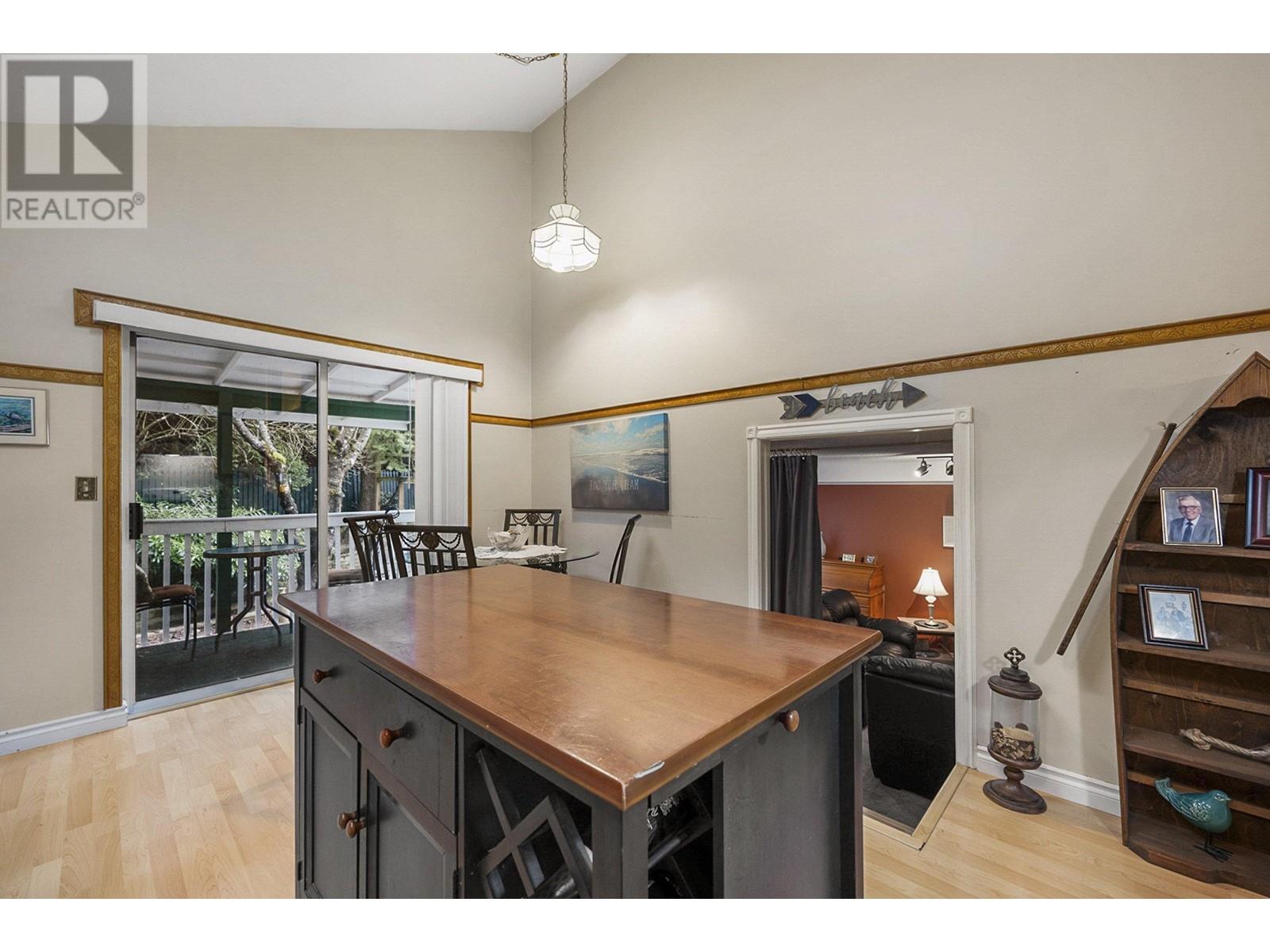 21568 Ashbury Court, Maple Ridge, British Columbia  V2X 8Z7 - Photo 10 - R2865117